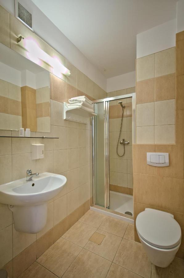 Hotel Sezam Kraczkowa Exteriör bild