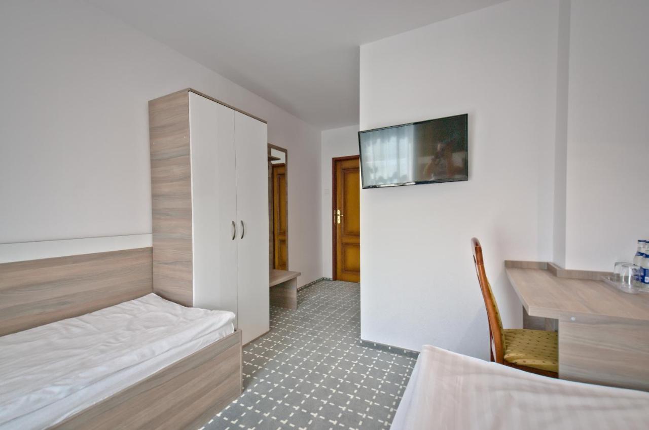 Hotel Sezam Kraczkowa Exteriör bild