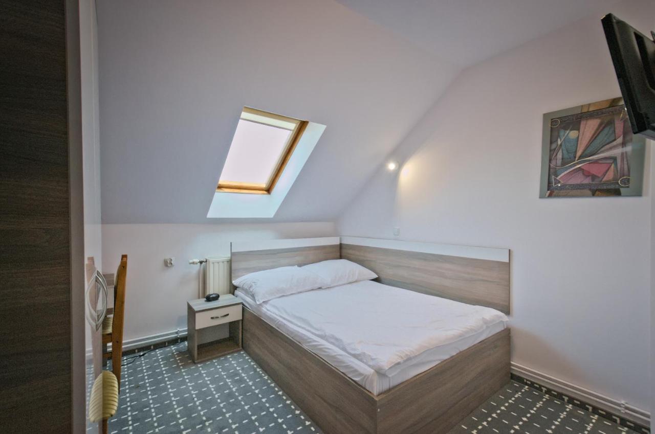 Hotel Sezam Kraczkowa Exteriör bild