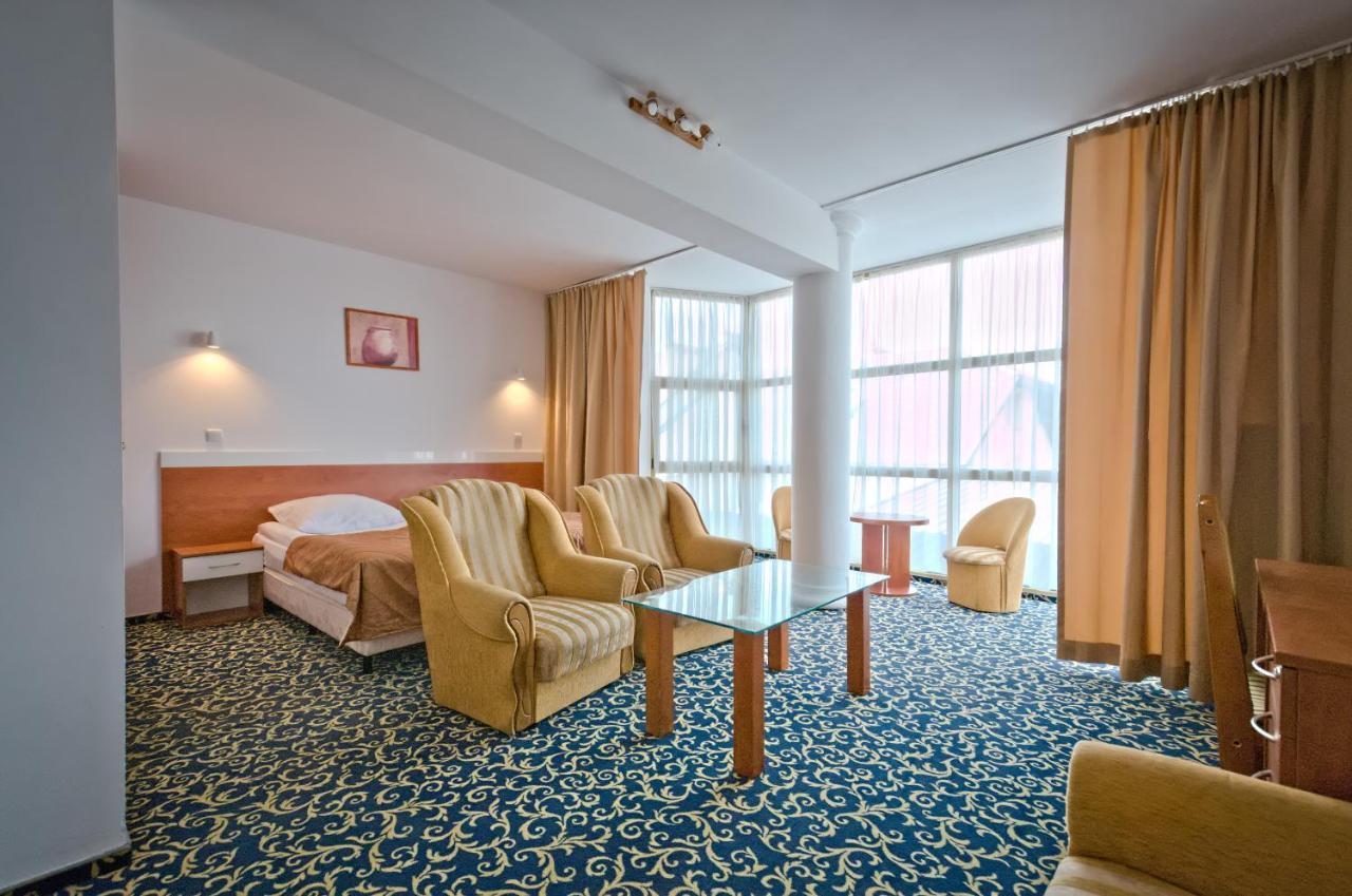 Hotel Sezam Kraczkowa Exteriör bild