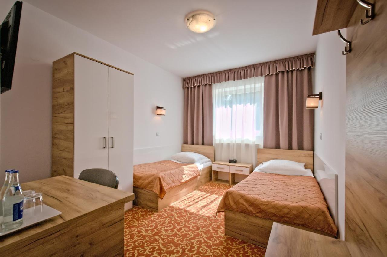 Hotel Sezam Kraczkowa Exteriör bild