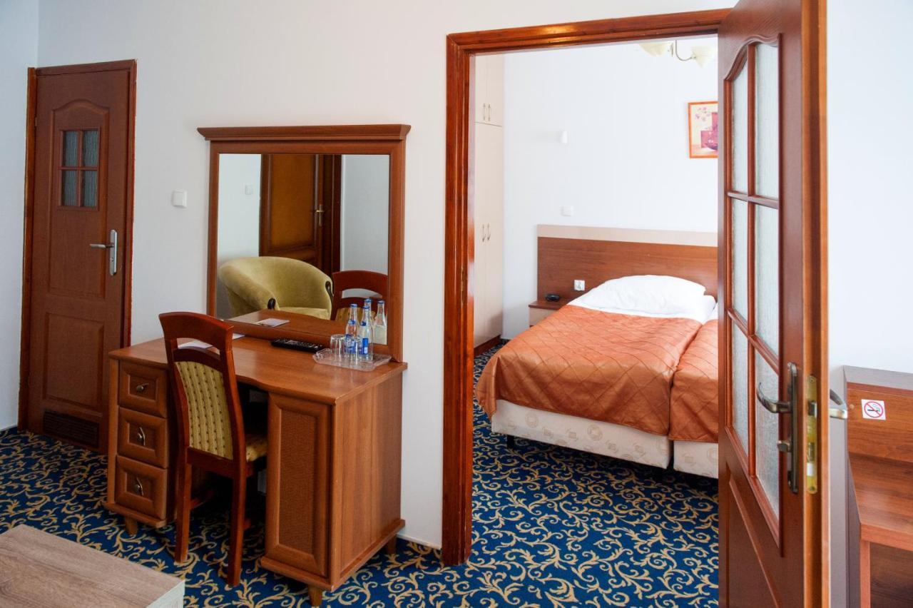 Hotel Sezam Kraczkowa Exteriör bild